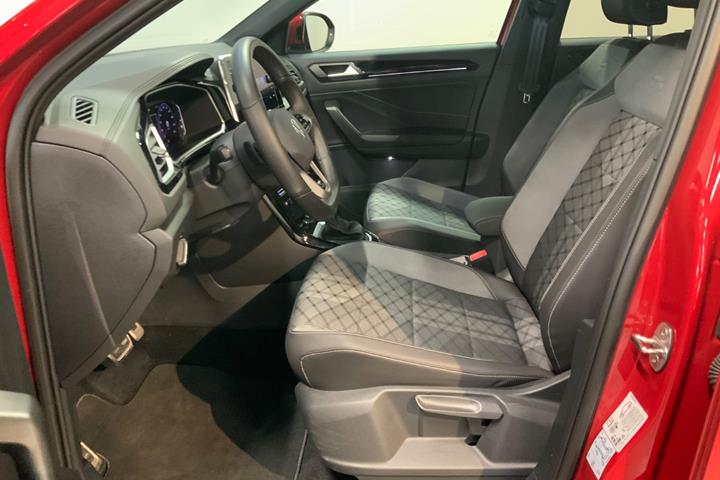 Rød VW T-Roc fra 2023