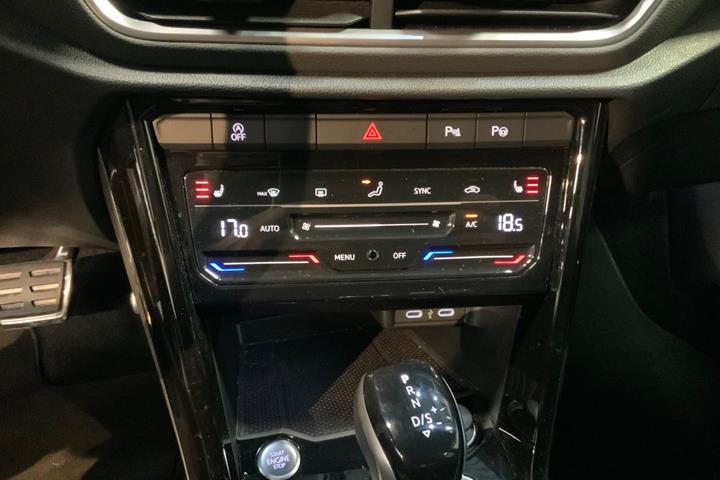 Rød VW T-Roc fra 2023