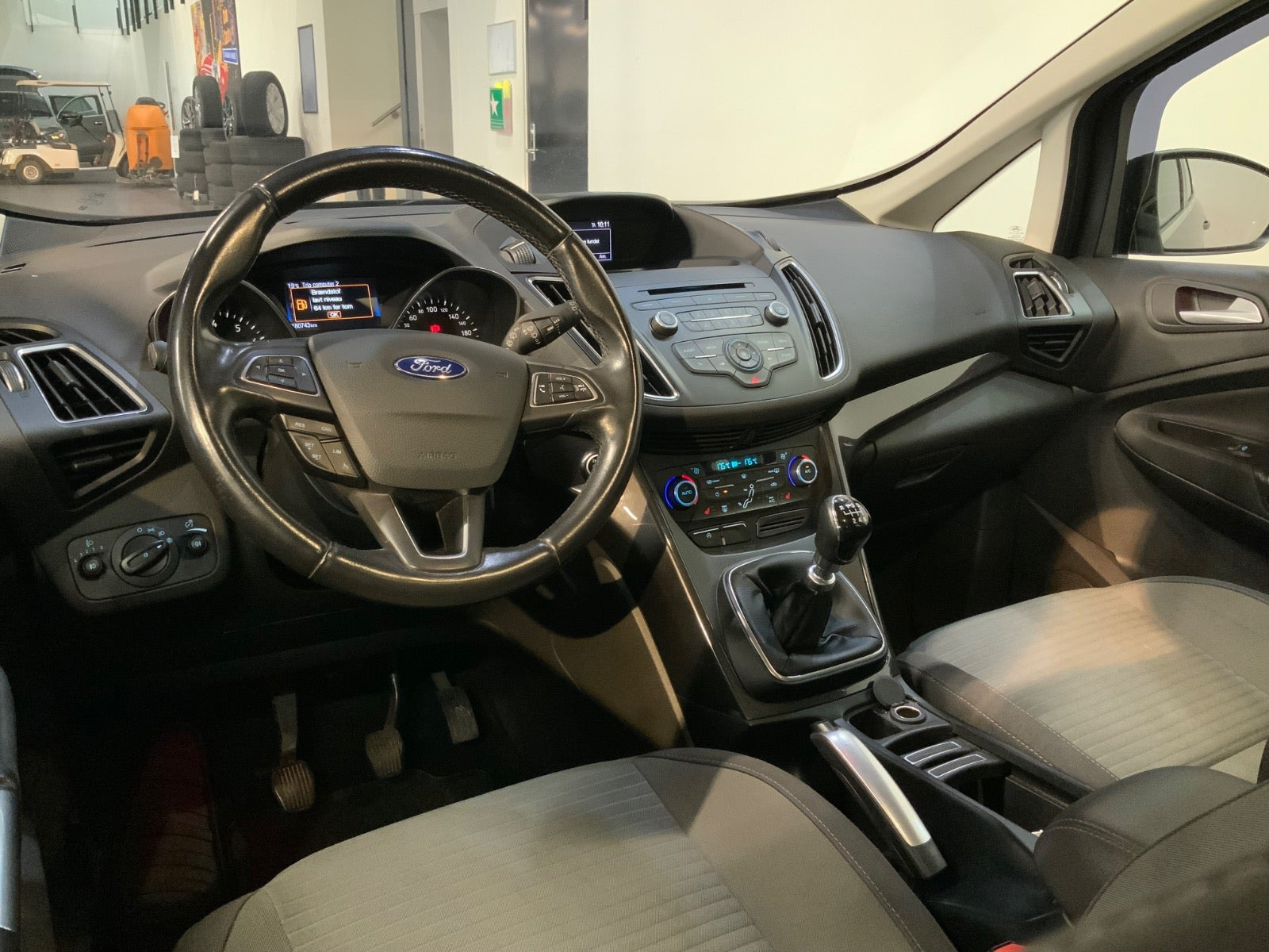 Grå Ford C-MAX fra 2018