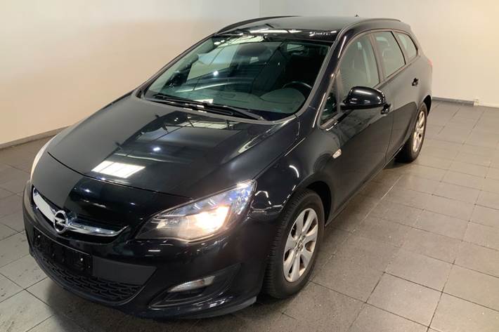 Sort Opel Astra fra 2015 set udefra
