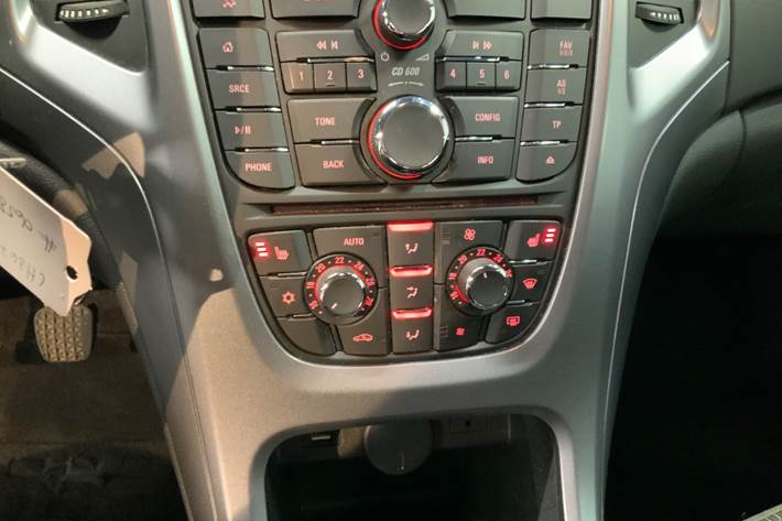 Sort Opel Astra fra 2015