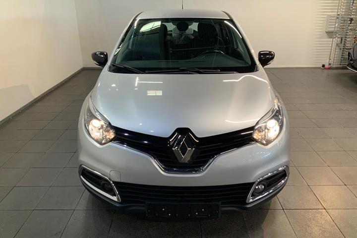 Sølv Renault Captur fra 2016