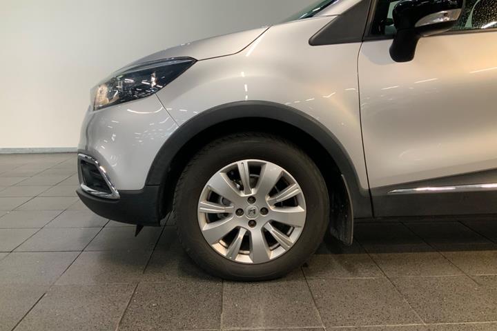 Sølv Renault Captur fra 2016