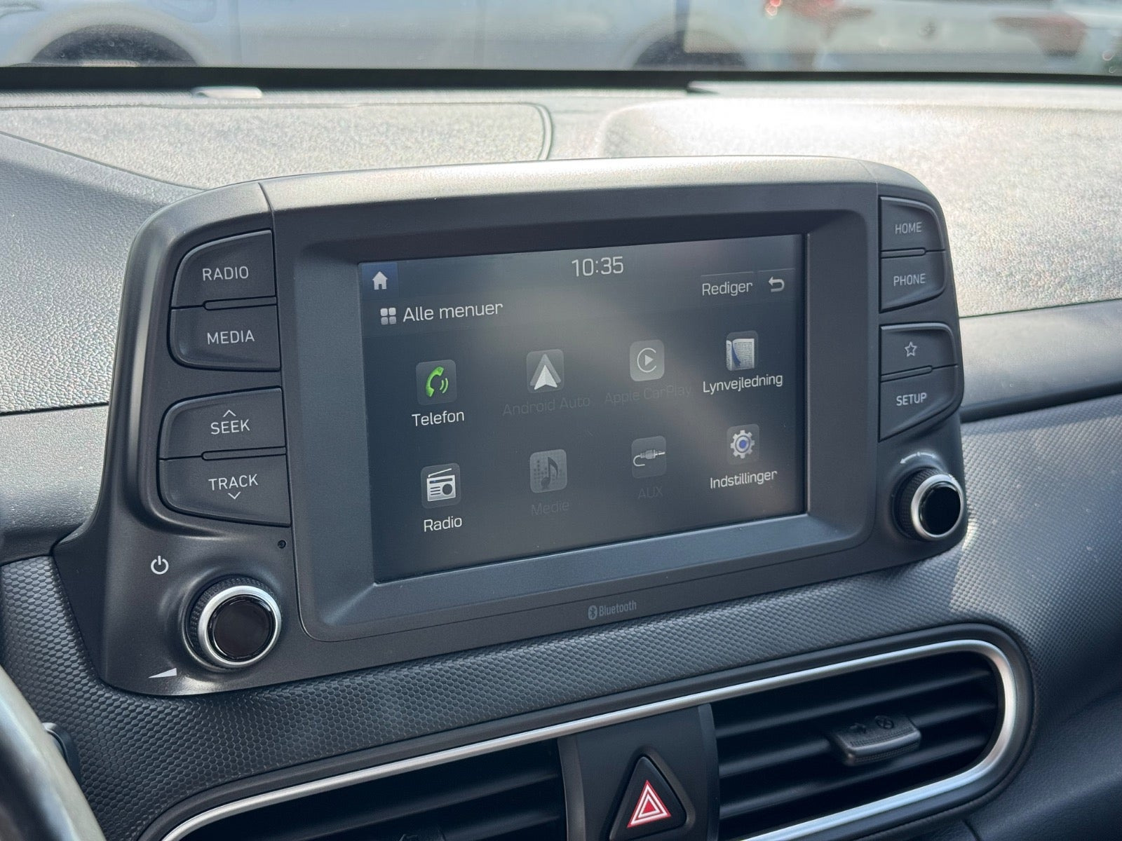 Grå Hyundai Kona fra 2020