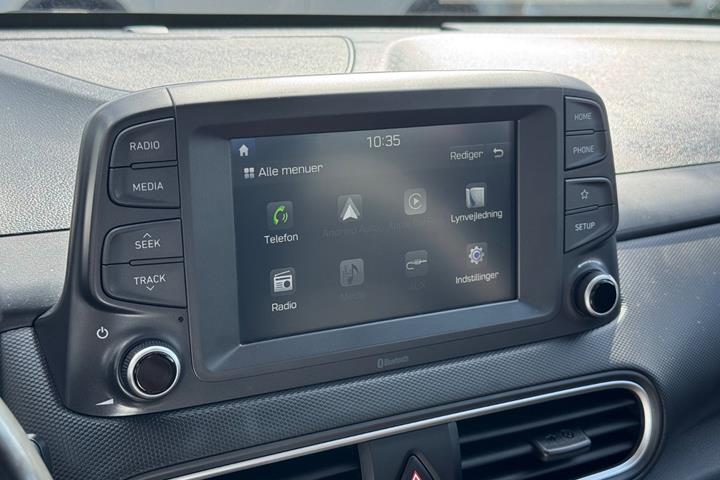 Grå Hyundai Kona fra 2020