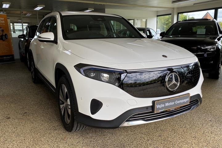 Hvid Mercedes EQB250+ fra 2025