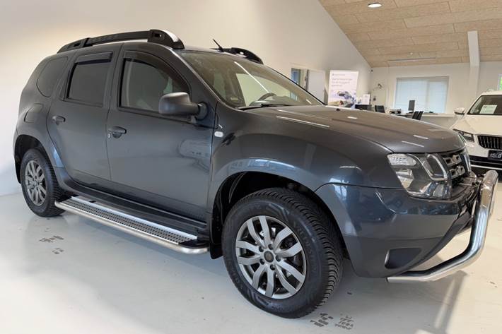 Grå Dacia Duster fra 2017