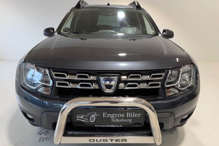 Grå Dacia Duster fra 2017