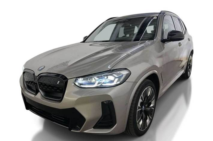 Sølv BMW iX3 fra 2024