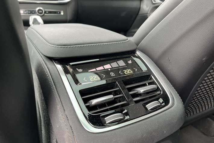Blå Volvo XC90 fra 2026