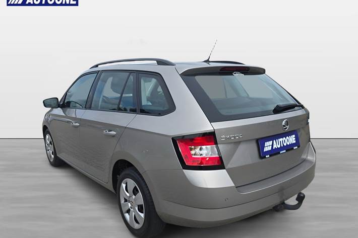 Grå Skoda Fabia fra 2018