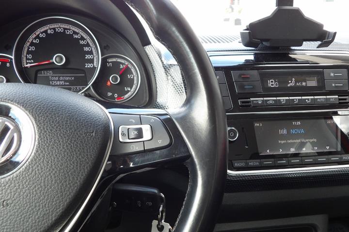 Rød VW UP! fra 2019