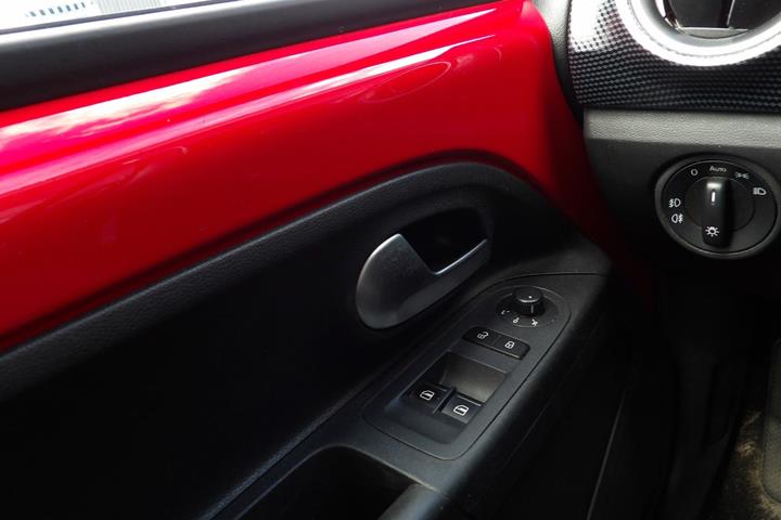 Rød VW UP! fra 2019