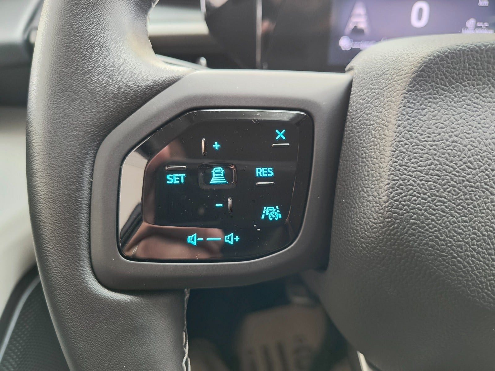 Hvid Ford Explorer fra 2025