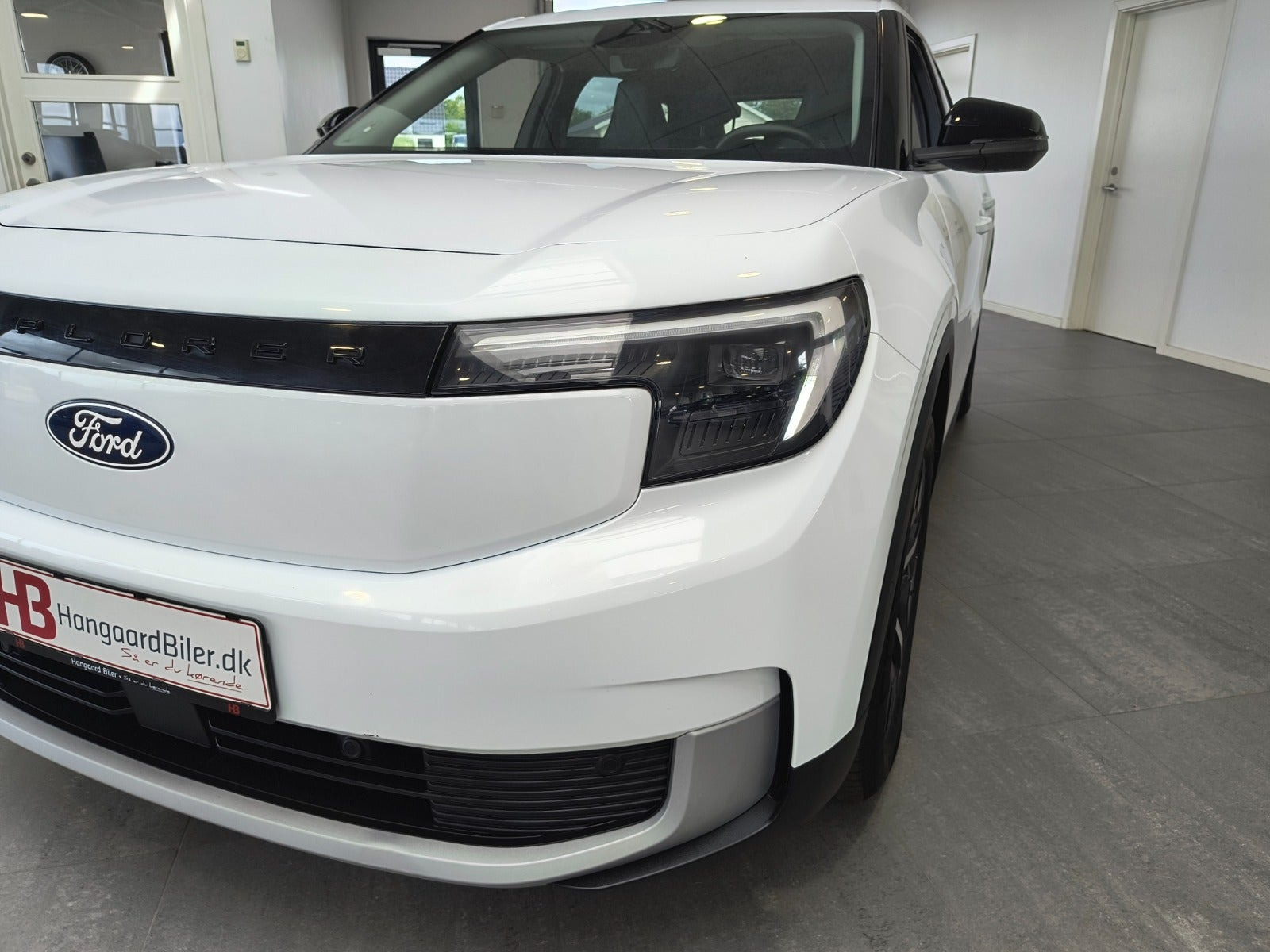 Hvid Ford Explorer fra 2025
