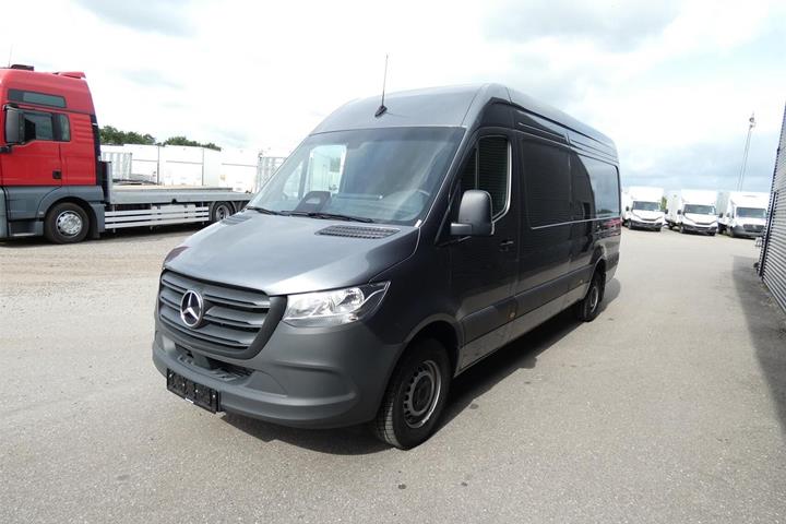 Grå Mercedes Sprinter 317 fra 2025