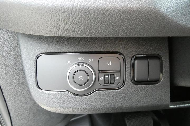 Grå Mercedes Sprinter 317 fra 2025
