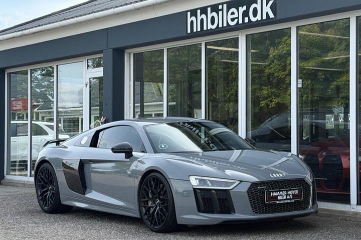 Grå Audi R8 fra 2017 set udefra