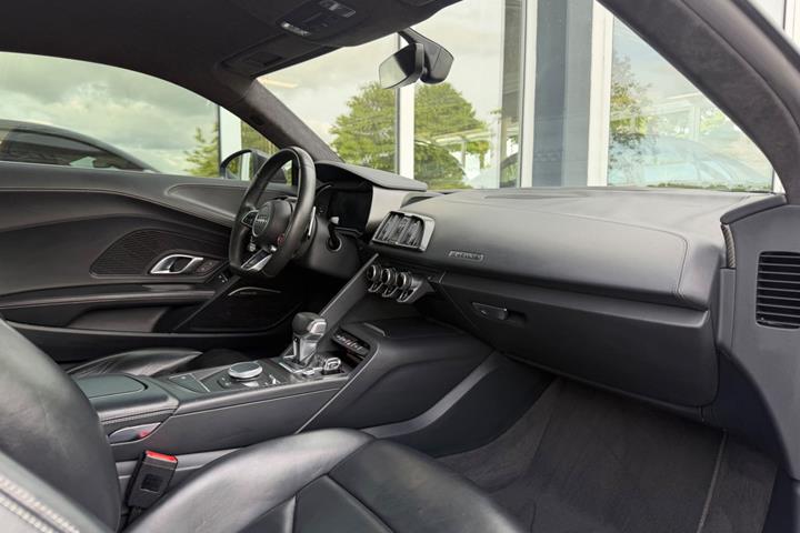 Grå Audi R8 fra 2017