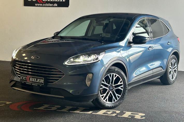 Blå Ford Kuga fra 2021 set udefra