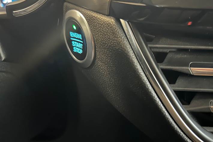 Blå Ford Kuga fra 2021
