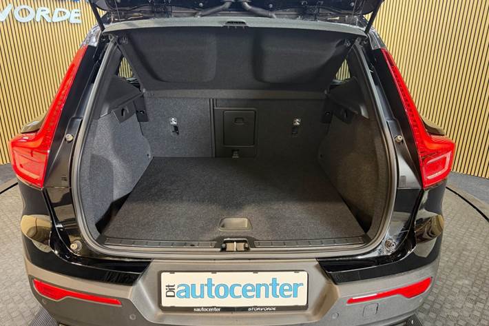 Sort Volvo XC40 fra 2023