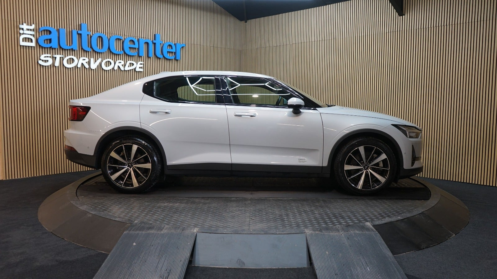 Hvid Polestar 2 fra 2022
