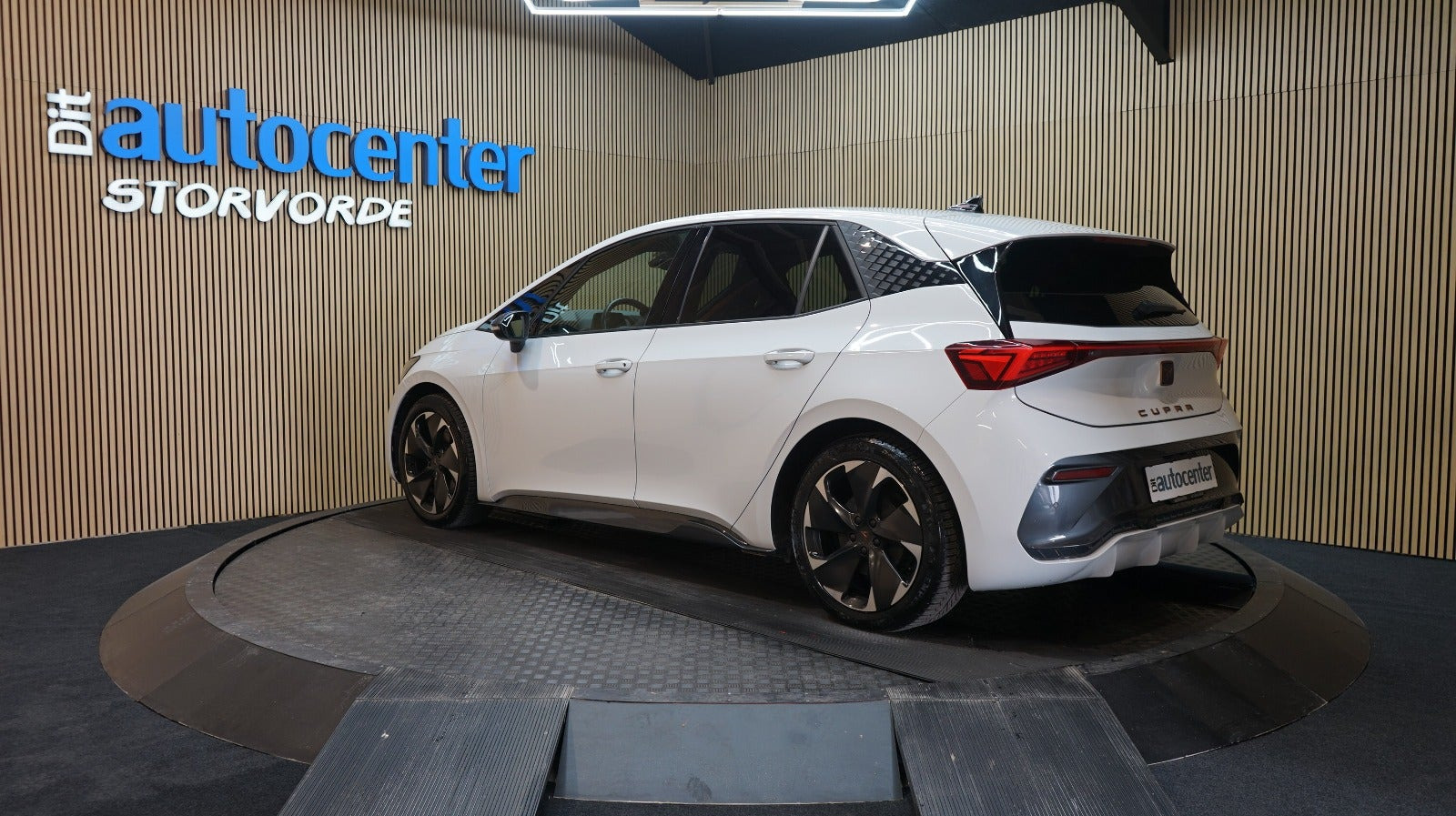 Hvid Cupra Born fra 2023