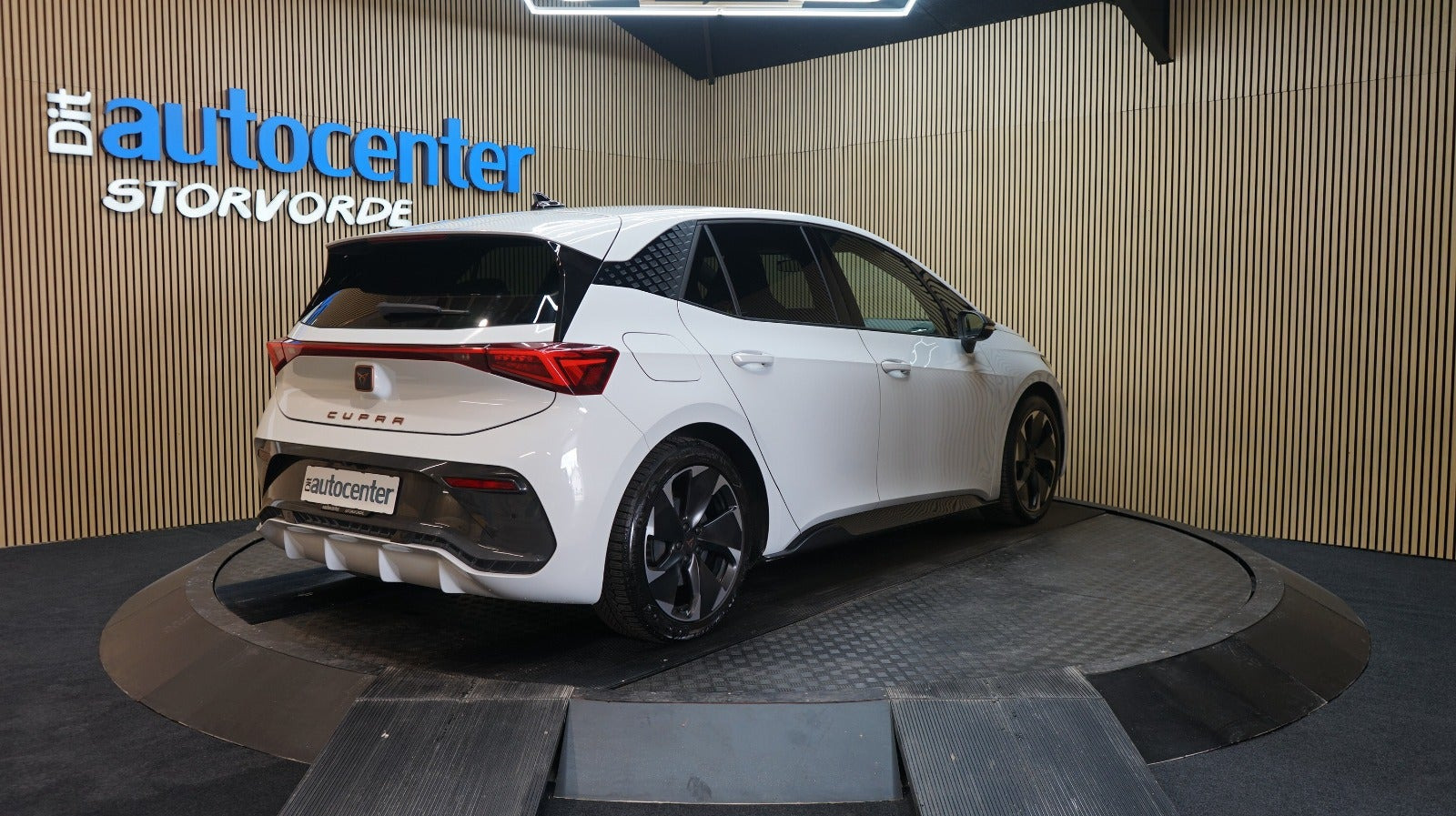 Hvid Cupra Born fra 2023