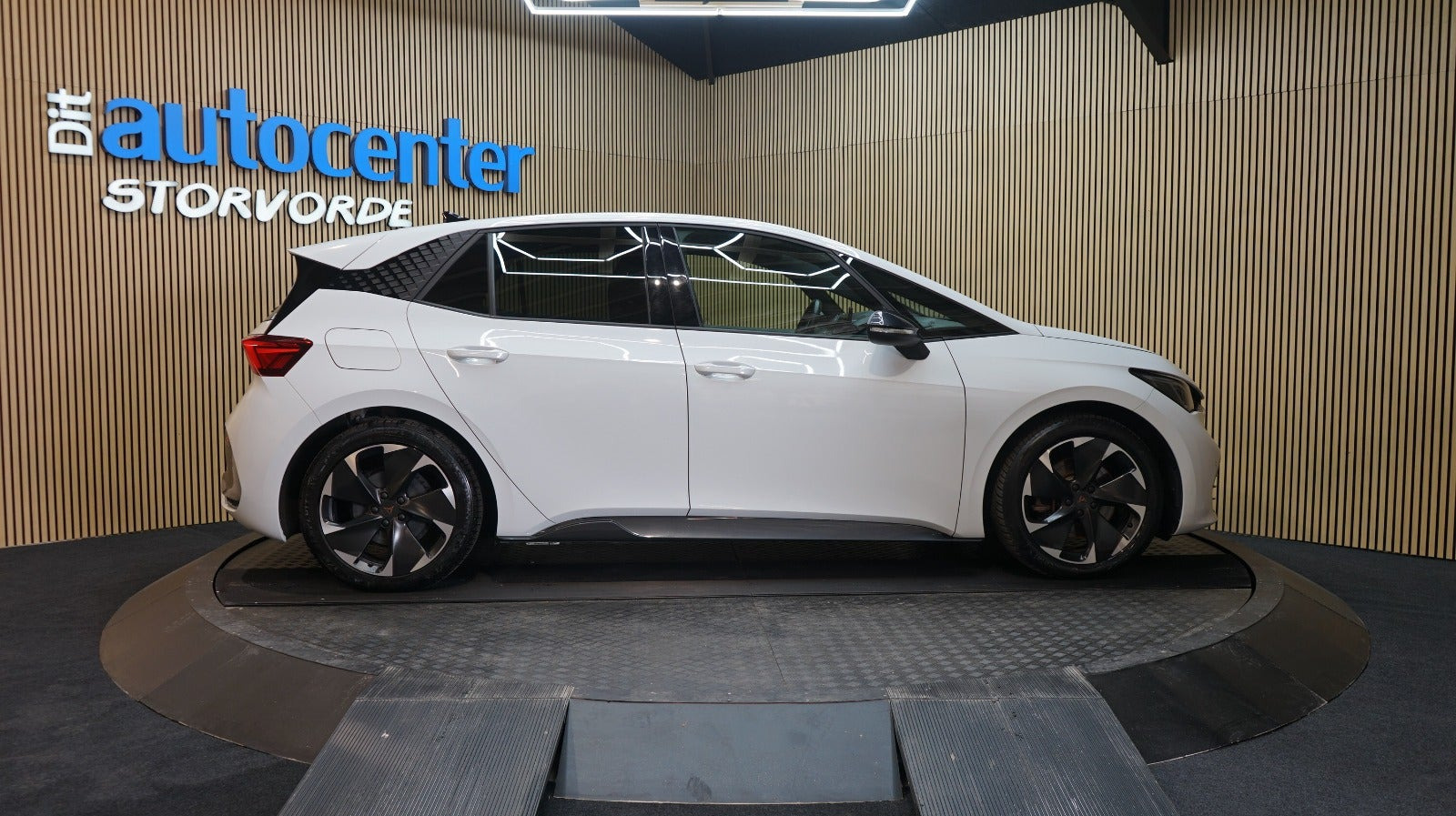 Hvid Cupra Born fra 2023