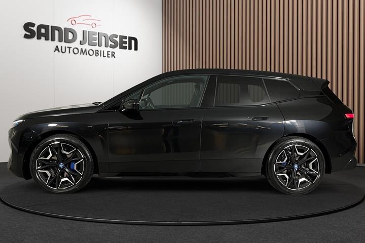 Sort BMW iX fra 2024