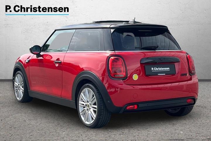 Rød Mini Cooper SE fra 2022