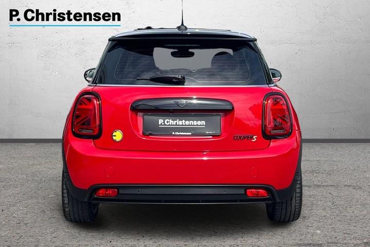 Rød Mini Cooper SE fra 2022