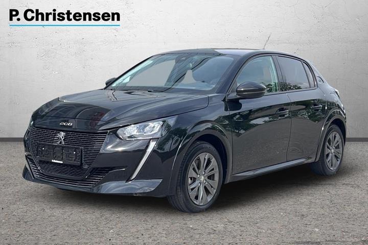 Sort Peugeot e-208 fra 2023 set udefra