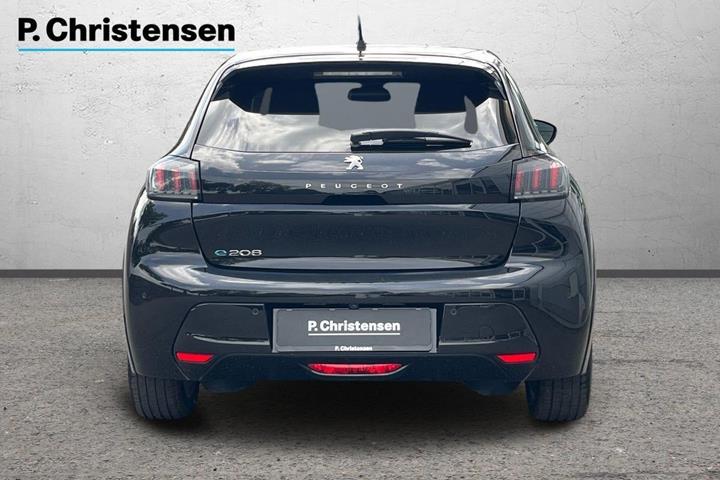 Sort Peugeot e-208 fra 2023