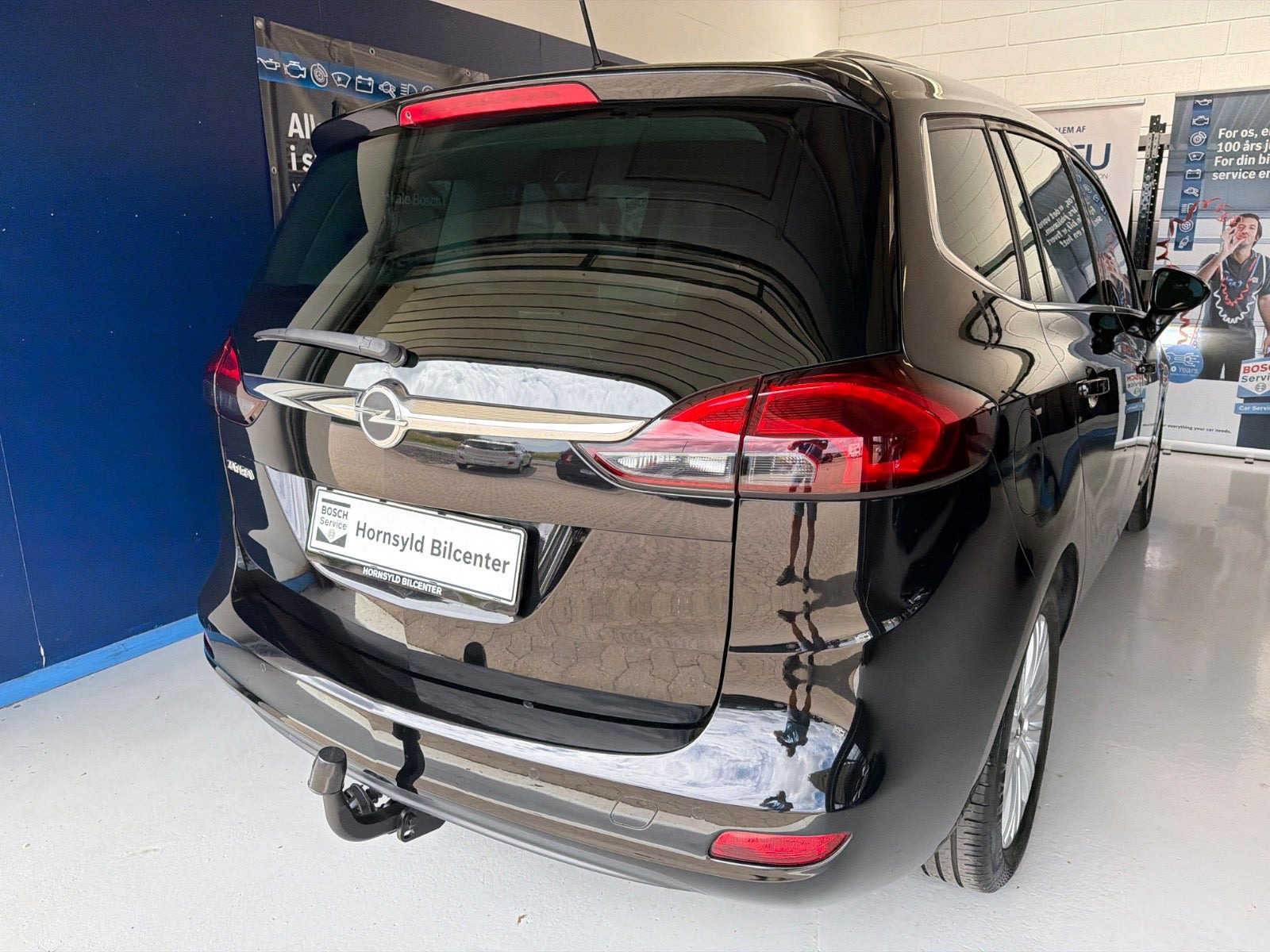Sort Opel Zafira Tourer fra 2018