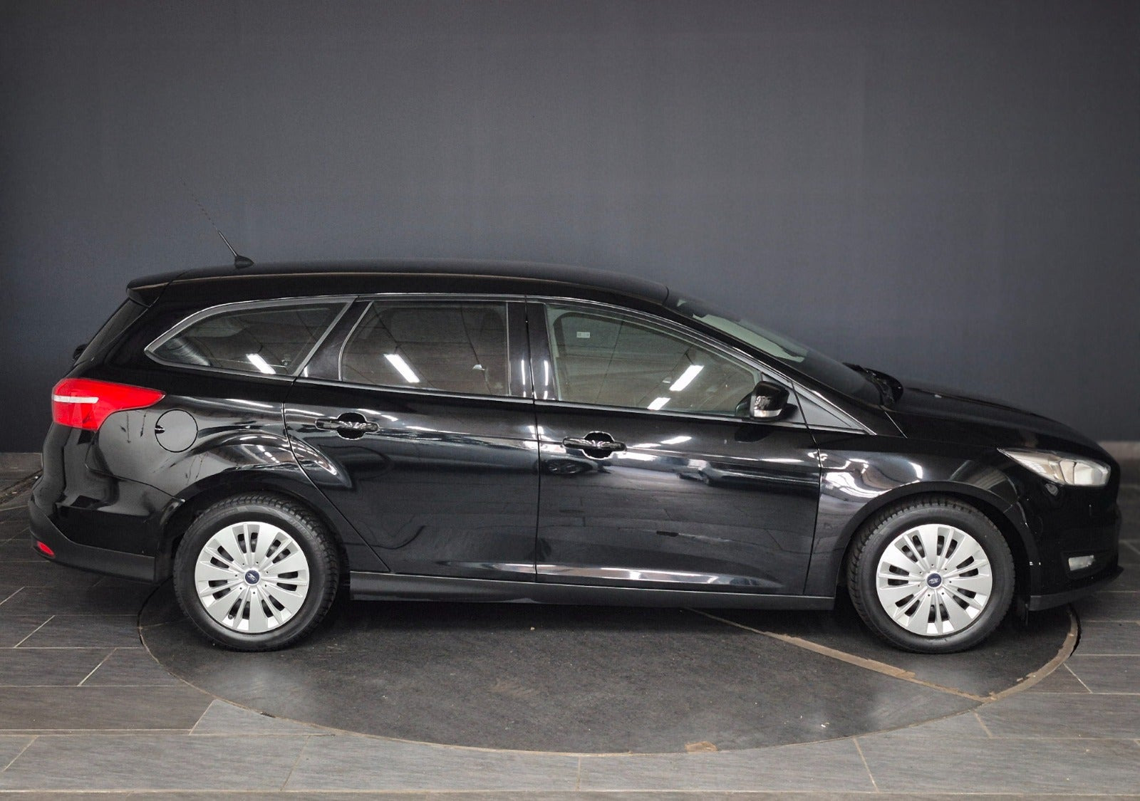 Sort Ford Focus fra 2016
