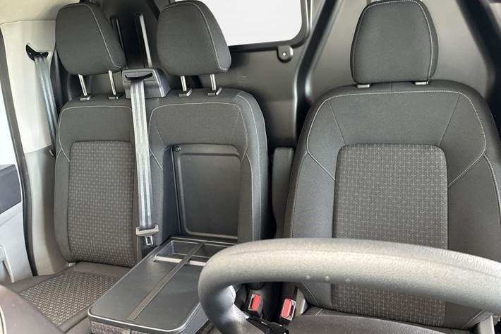 Hvid Ford Transit Custom 320 L2 fra 2026