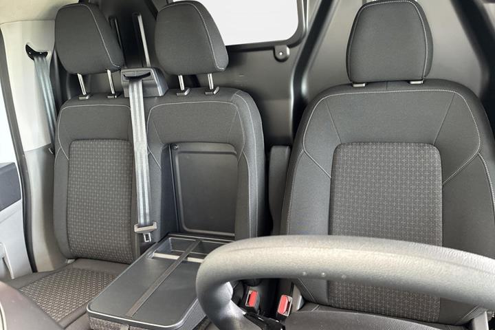 Hvid Ford Transit Custom 320 L2 fra 2026