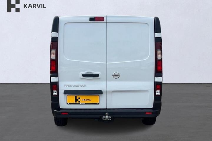 Hvid Nissan Primastar fra 2024