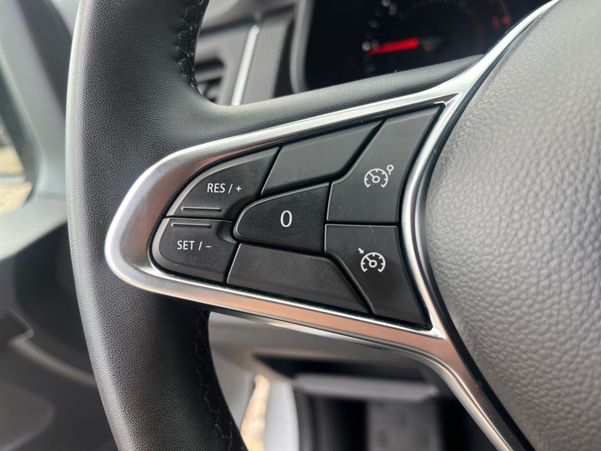 Hvid Nissan Primastar fra 2024