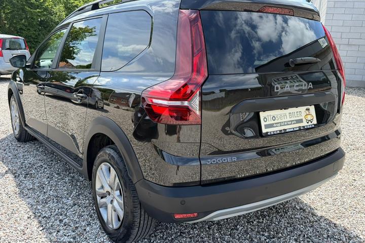 Sort Dacia Jogger fra 2022