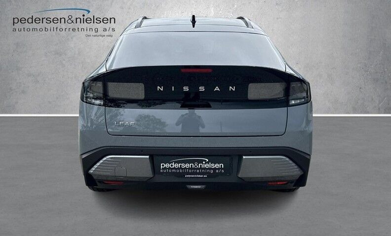 Sort Nissan Leaf fra 2026