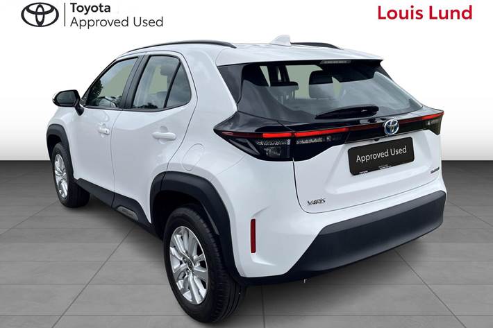 Hvid Toyota Yaris Cross fra 2024