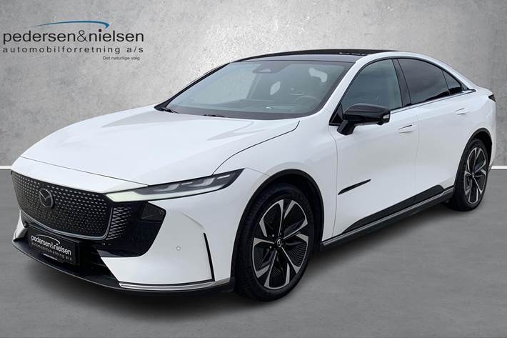 Hvid Mazda 6e fra 2025