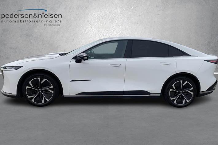 Hvid Mazda 6e fra 2025