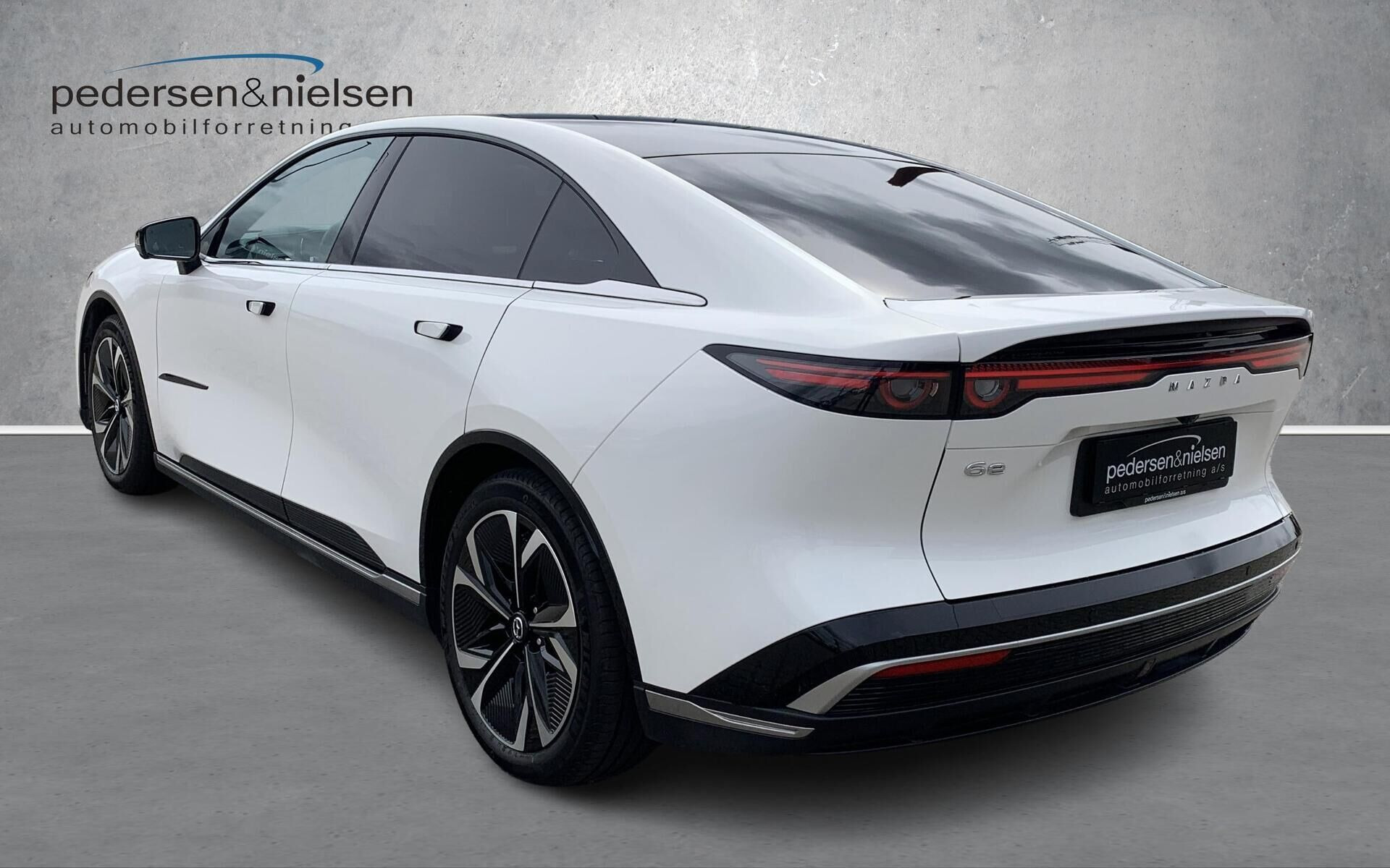 Hvid Mazda 6e fra 2025