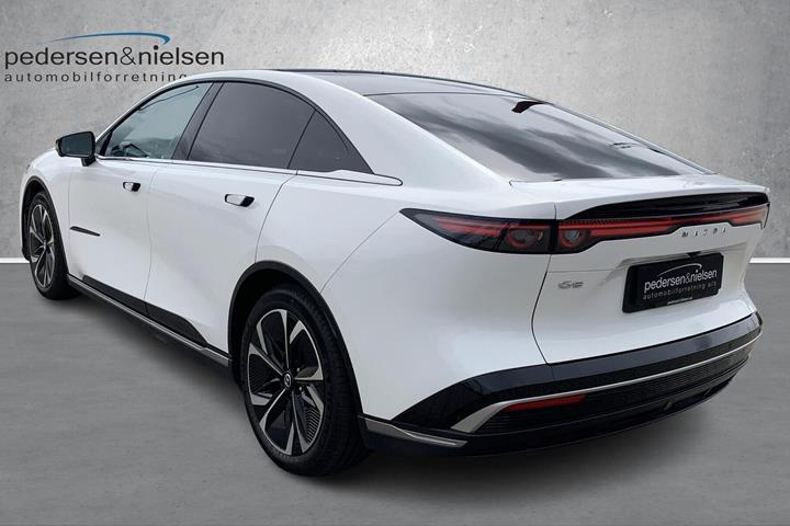 Hvid Mazda 6e fra 2025