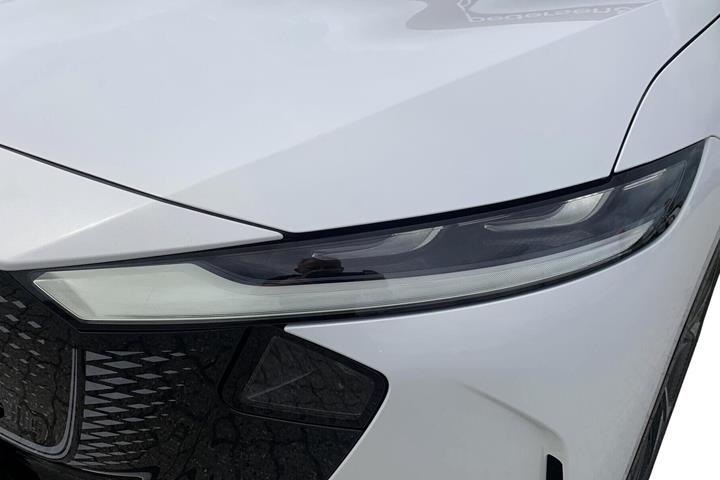 Hvid Mazda 6e fra 2025