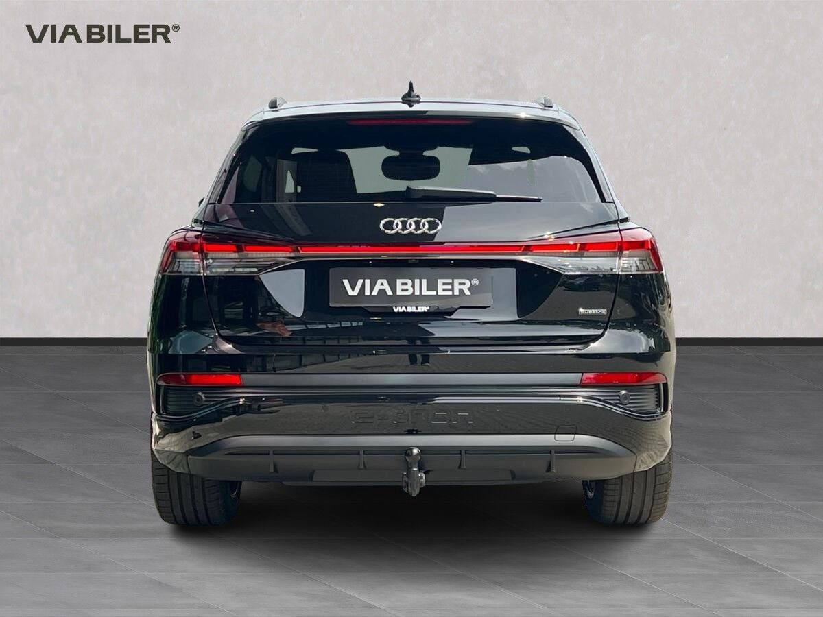 Sort Audi Q4 fra 2026